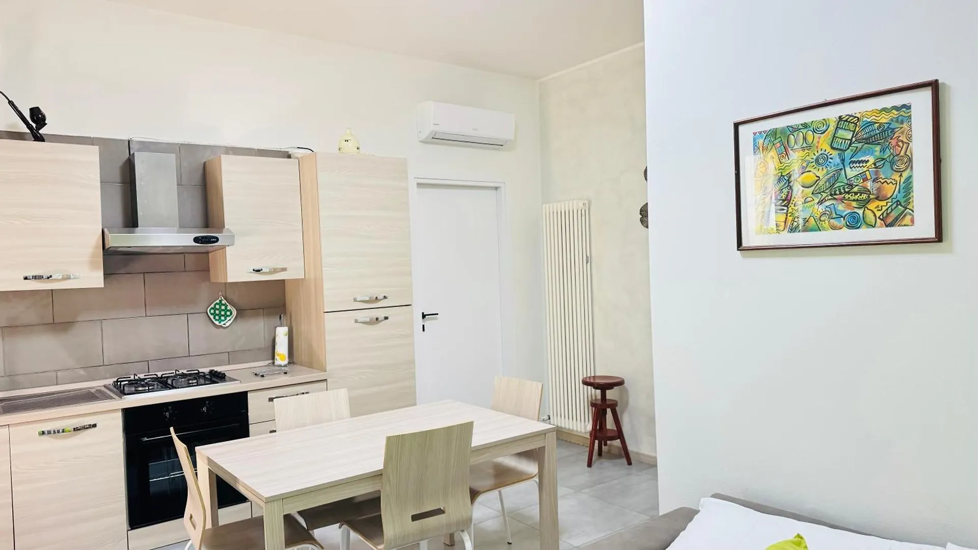 Crystal'S House Apartment Peschiera del Garda 0*,  Italy